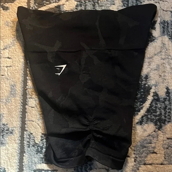 Gymshark Camo Black Shorts - Picture 2 of 4